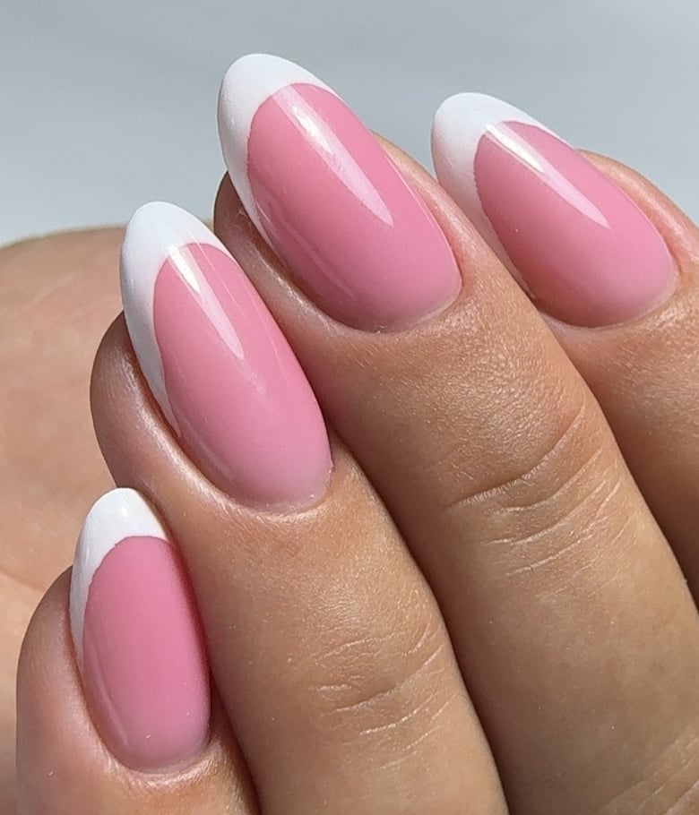 Ніжний манікюр французький рожевий, фото - Нігтьова студія Melani Beauty Nails