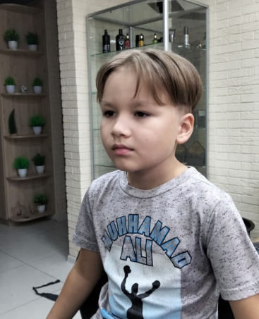 Стрижка кроп на короткие волосы для мальчика, фото - Студия красоты Barber & Babydoll