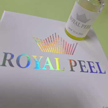 Royal Peel (SOL Medical) — це потужний двофазний TCA 35% пілінг для глибокого ліфтингу, звуження пор та лікування акне без реабілітації.