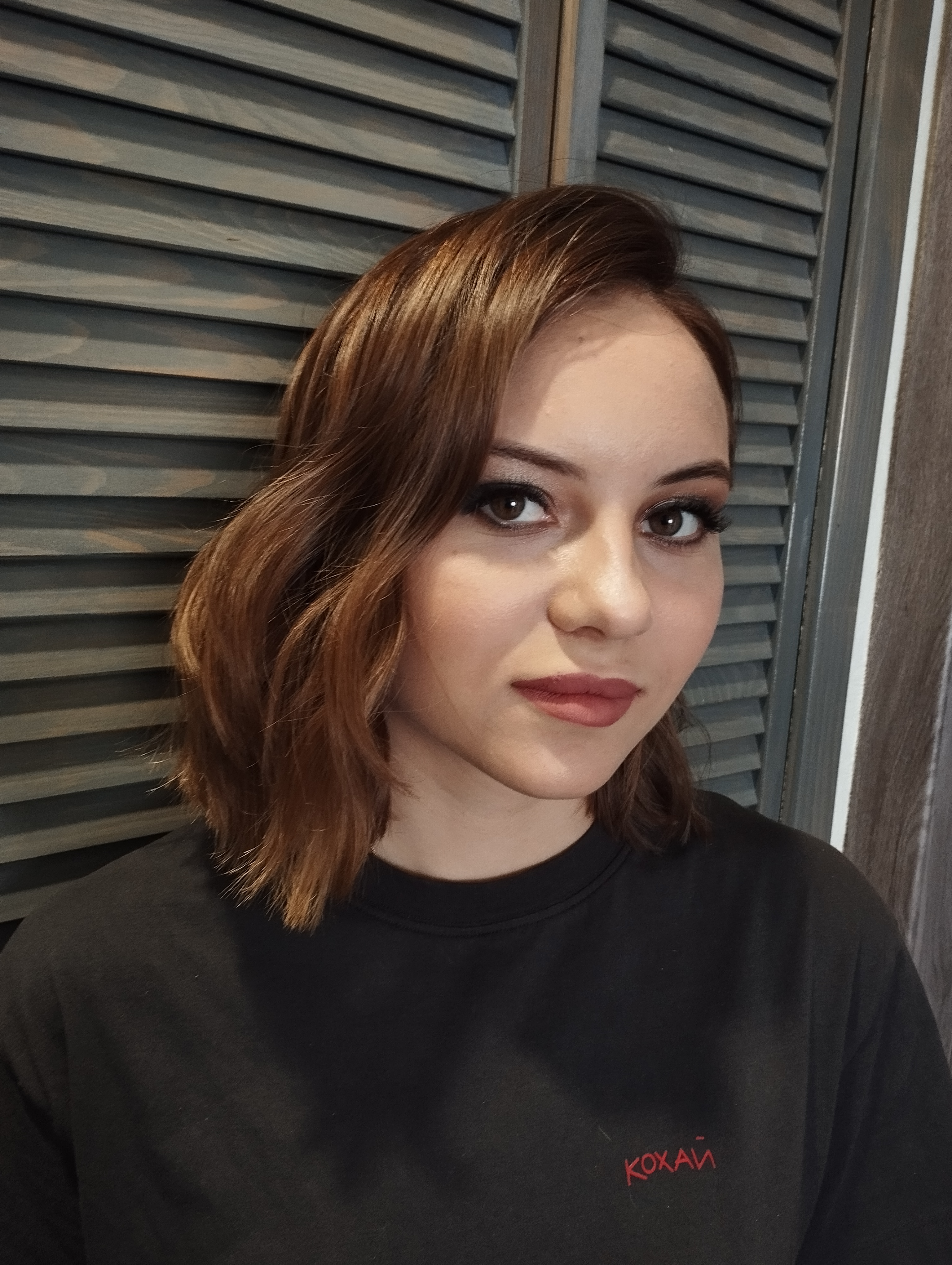 Женская стрижка до плеч укладка, фото - Визажист Ксенія Фізер