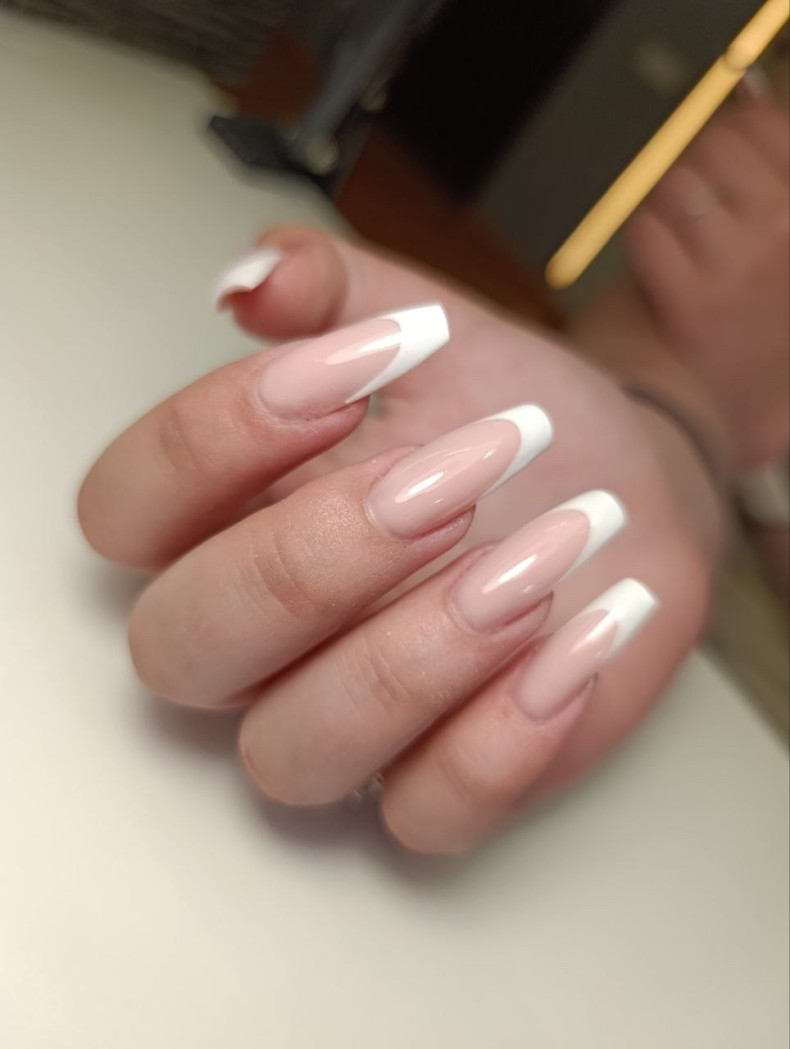Французький манікюр на довгі нігті балерина, фото - Студія краси Franz nails bar