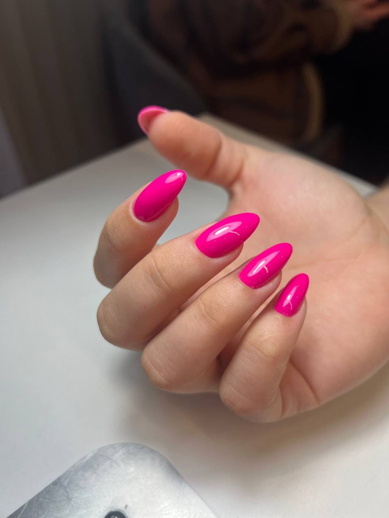 Яркий маникюр на длинные ногти овальные, фото - Студия красоты Franz nails bar