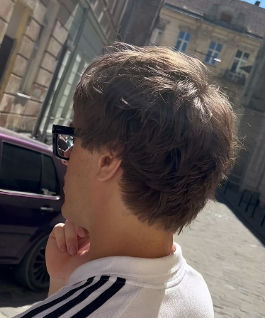 Чоловіча стрижка на середнє волосся модна, фото - Барбершоп OM.barbershop