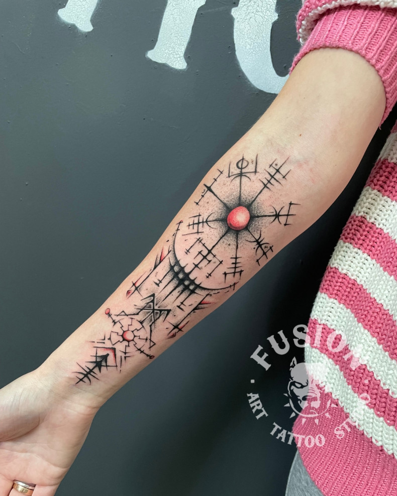 Женские на предплечье дотворк, фото - Тату салон Fusion