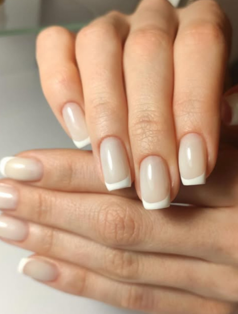 Классический маникюр нежный нюдовый, фото - Студия красоты Esthetique