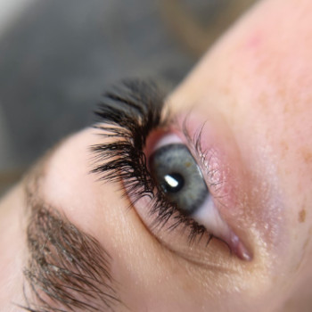 Фото с портфолио MMM Beauty Salon