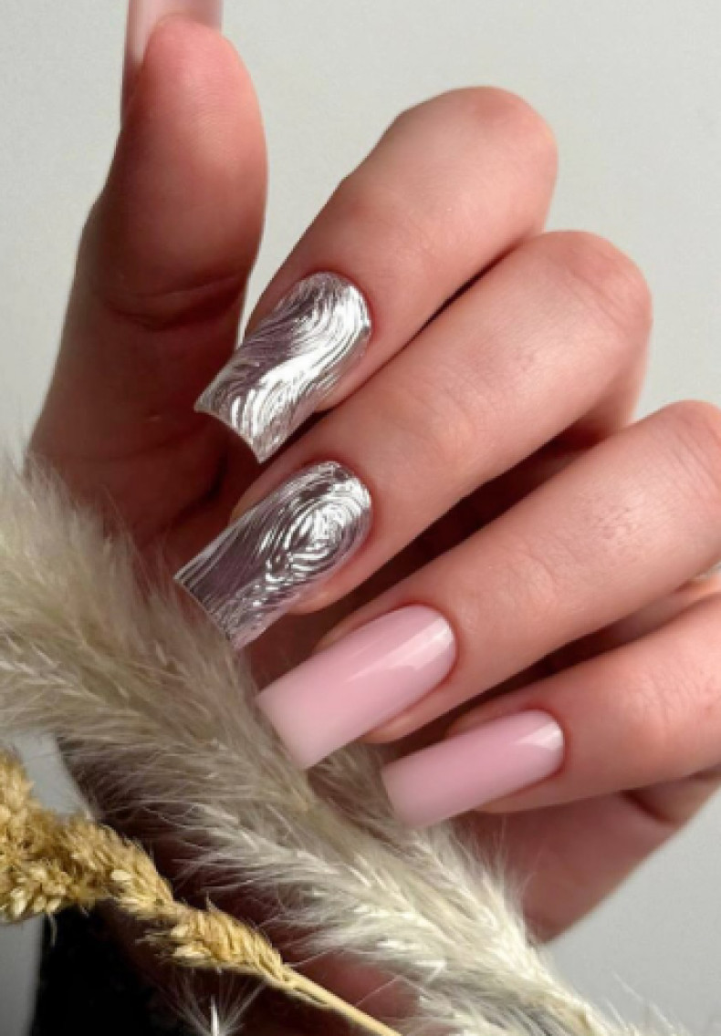 Нюдовий манікюр на квадратні нігті текстурний, фото - Нігтьова студія Nails Pro