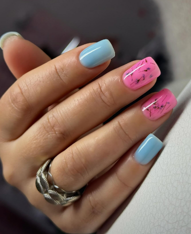 Яскравий манікюр рожевий блакитний, фото - Нігтьова студія Nails Pro