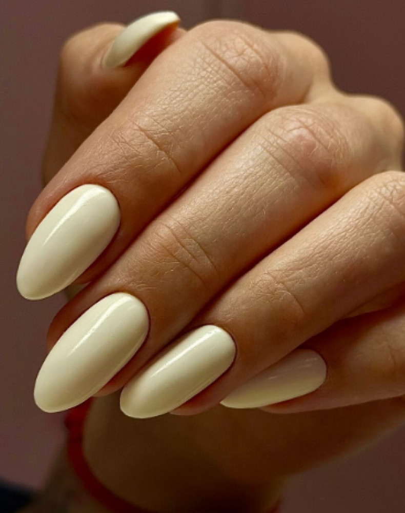 Маникюр на длинные ногти молочный светлый, фото - Ногтевая студия Nails Pro