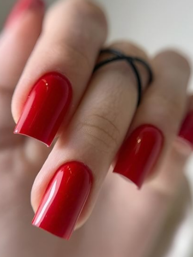 Червоний манікюр яскравий на квадратні нігті, фото - Студія краси L.A.V. Beauty Zone