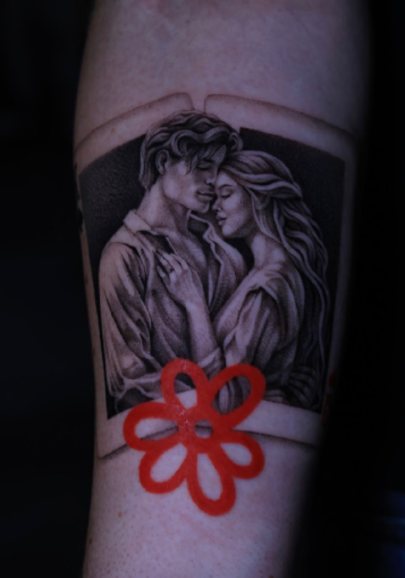 На руці кольорові реалізм, фото - Тату салон TATTOO LAMARCH