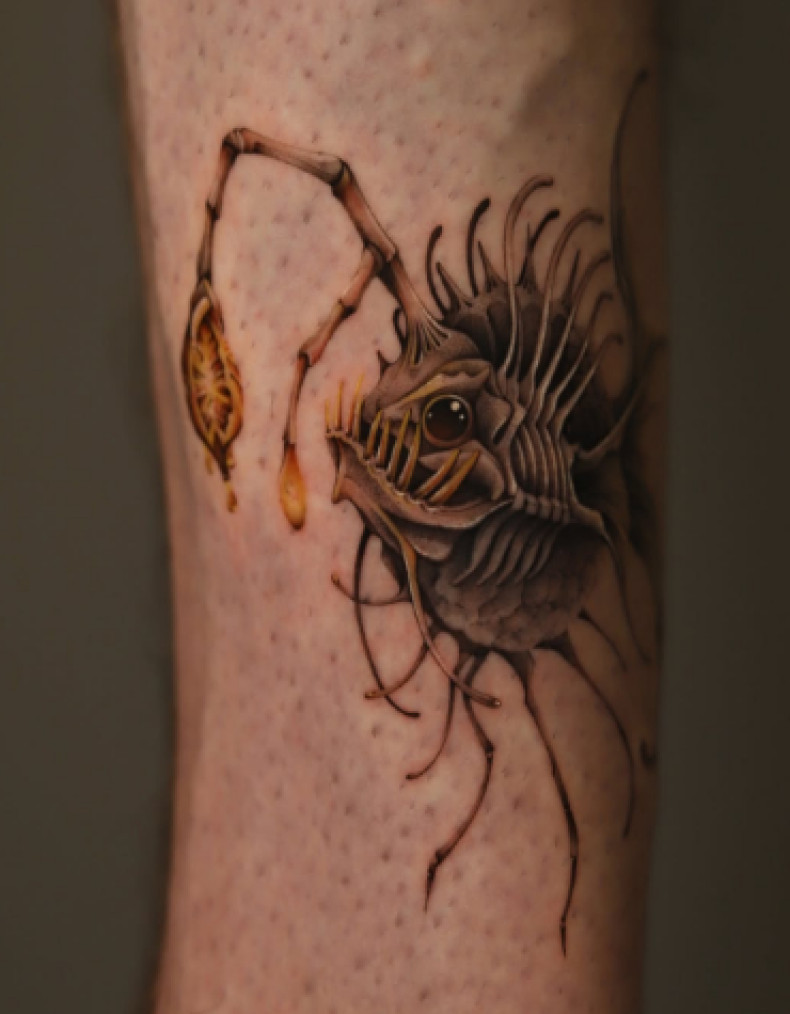 На нозі кольорові реалізм, фото - Тату салон TATTOO LAMARCH