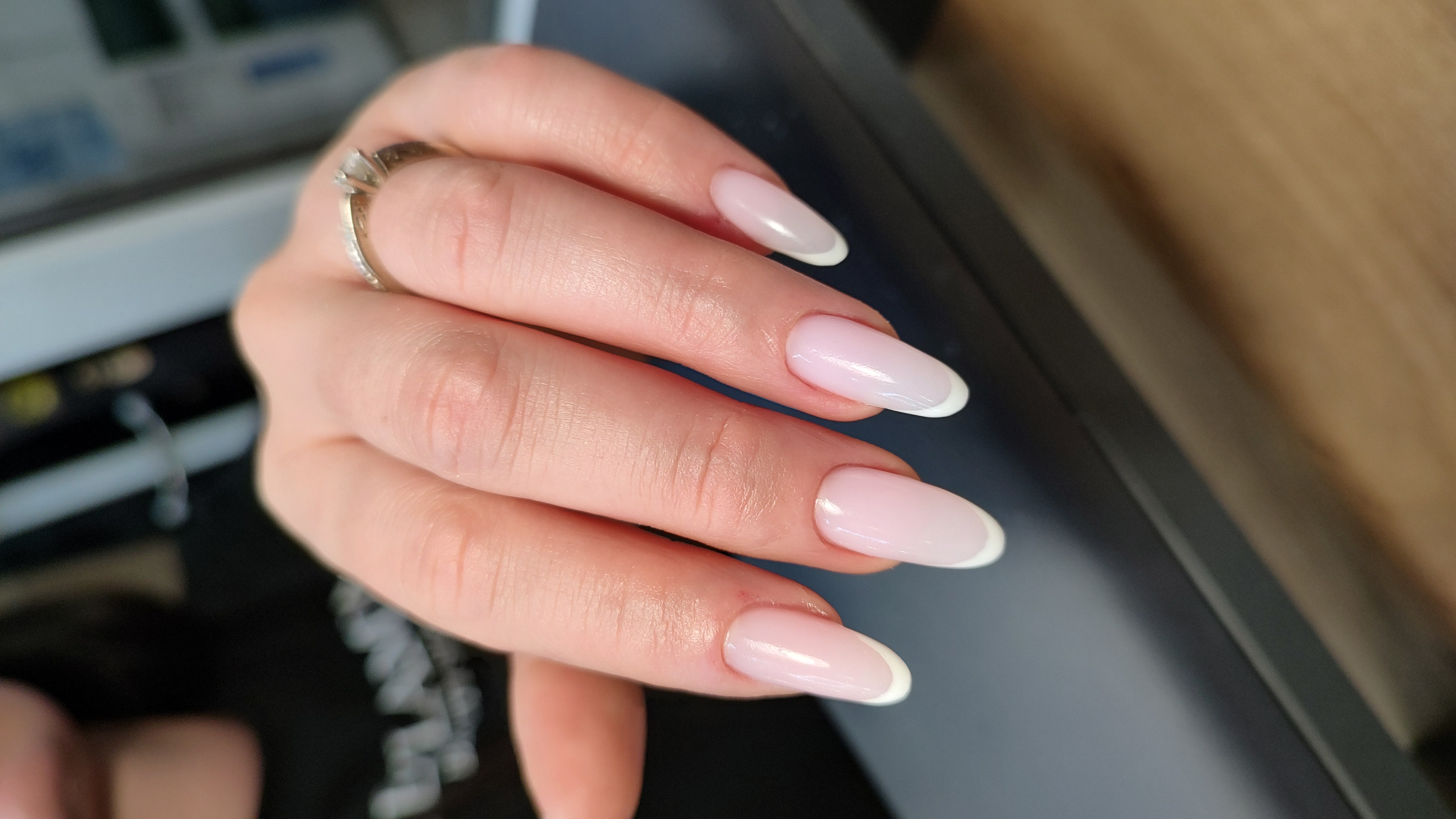 Нежный маникюр нюдовый французский, фото - Студия красоты Nezlamna beauty space