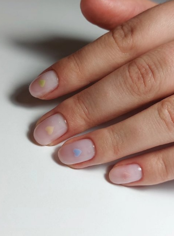 Ніжний манікюр у пастельних тонах із серцями, фото - Студія краси OH NAILS