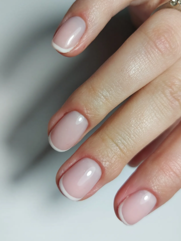 Манікюр на короткі нігті ніжний нюдовий, фото - Студія краси OH NAILS