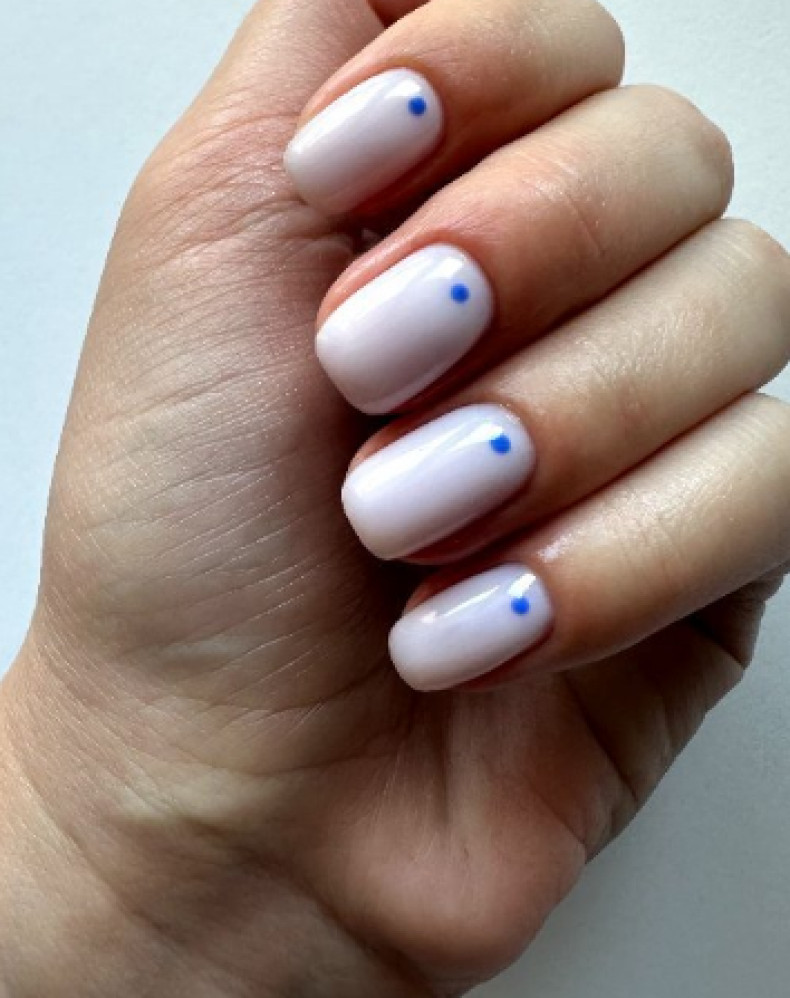 Нежный маникюр с рисунком светлый, фото - Студия красоты OH NAILS