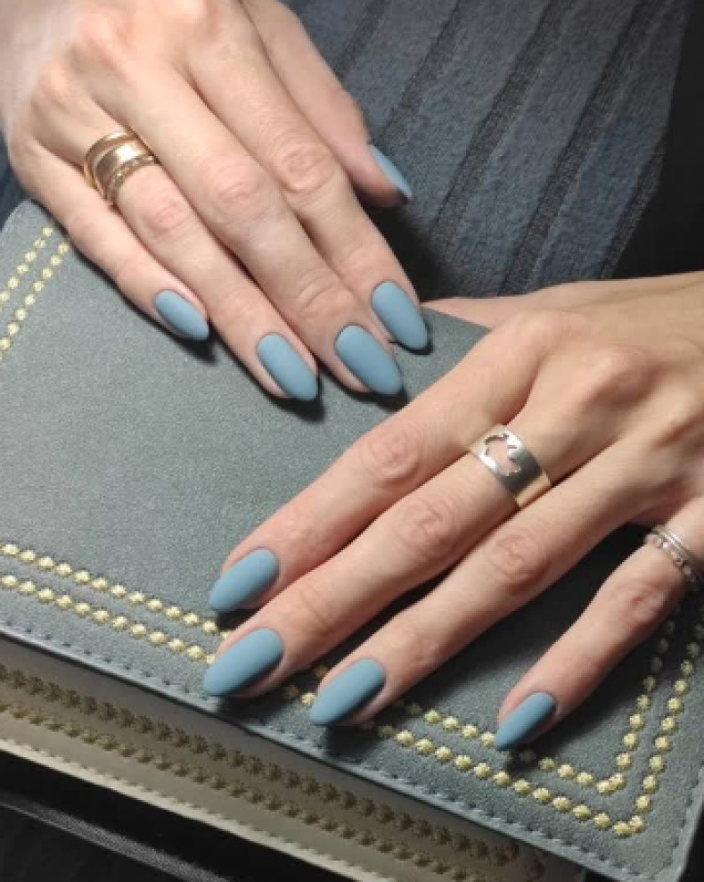 Маникюр миндаль синий матовый, фото - Студия красоты OH NAILS