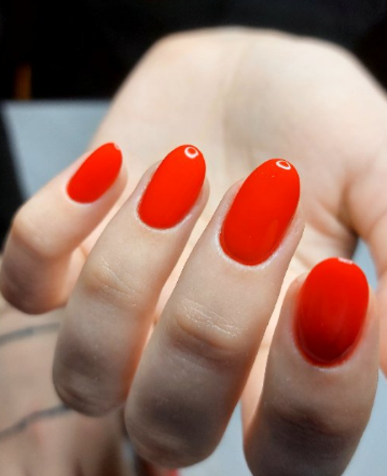 Червоний манікюр яскравий однотонний (монохромний), фото - Студія краси OH NAILS