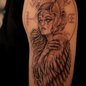 Фото с портфолио Smile Tattoo