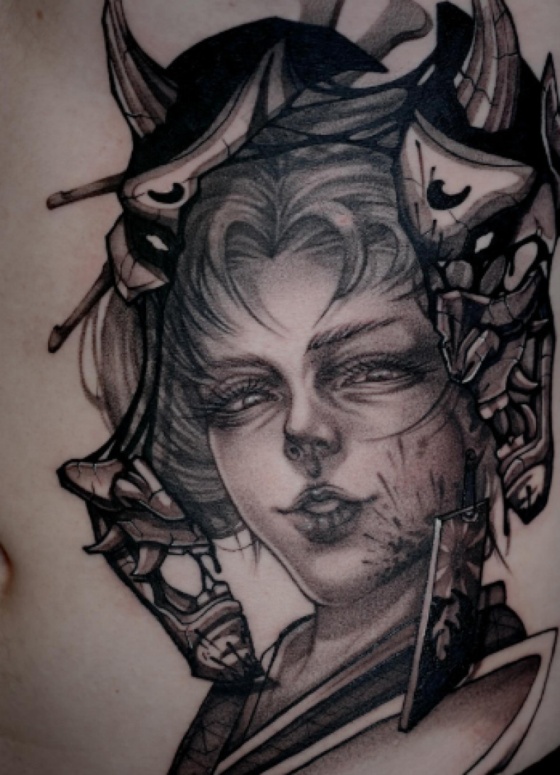 Для дівчат реалізм чорно-білі, фото - Тату салон TATTOO LAMARCH