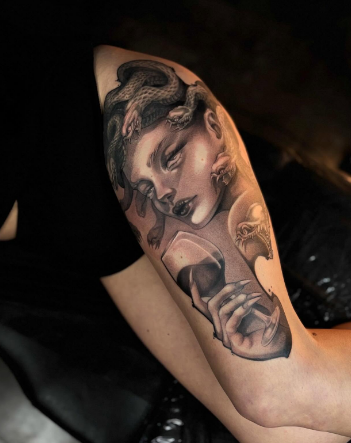 Для дівчат змія на руці, фото - Тату салон TATTOO LAMARCH