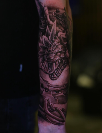 Для хлопців змія на передпліччі, фото - Тату салон TATTOO LAMARCH