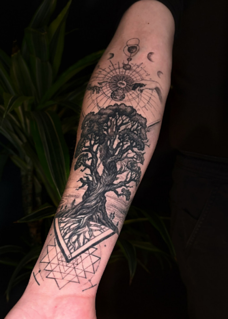 Мужские на предплечье реализм, фото - Тату салон TATTOO LAMARCH