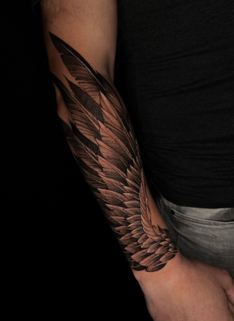 Мужские на предплечье реализм, фото - Тату салон TATTOO LAMARCH