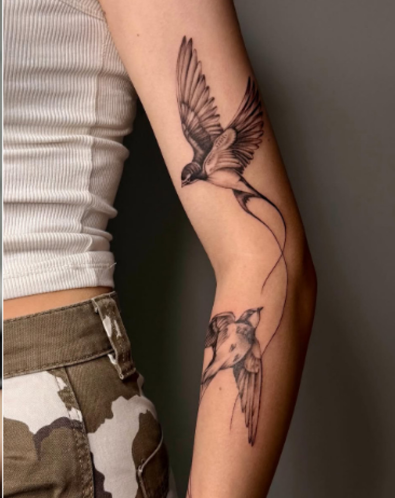 Женские на предплечье реализм, фото - Тату салон TATTOO LAMARCH
