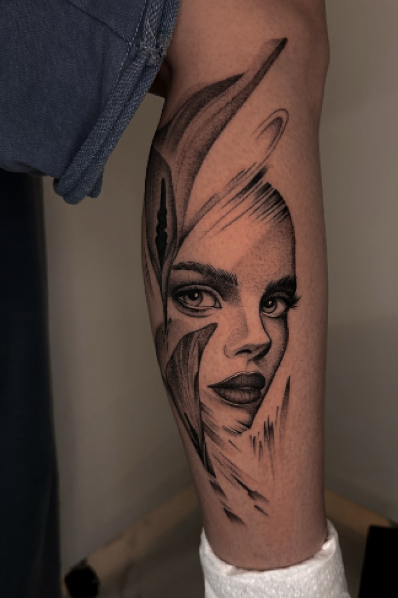 Для дівчат реалізм чорно-білі, фото - Тату салон TATTOO LAMARCH
