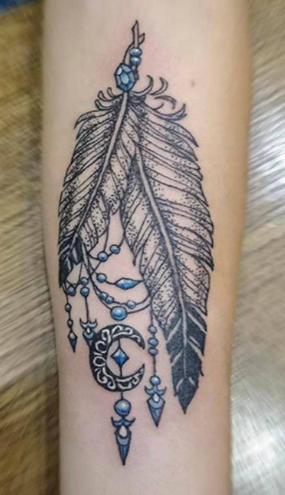 На предплечье цветные дотворк, фото - Тату салон DopingТattoo