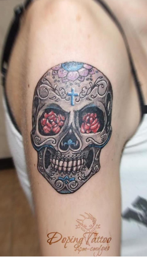 Для дівчат на плечі череп, фото - Тату салон DopingТattoo