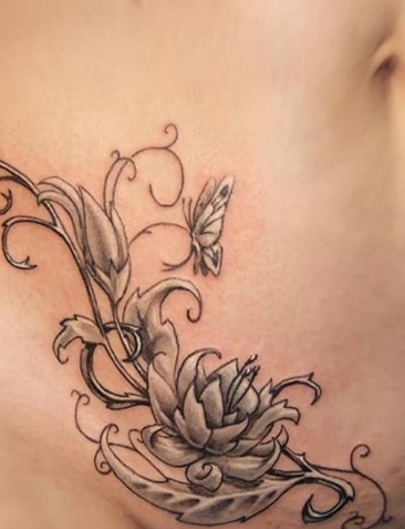 Женские черно-белые цветы, фото - Тату салон DopingТattoo