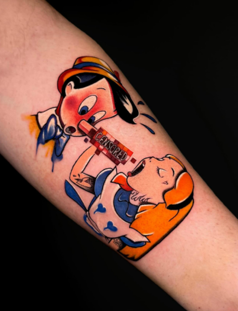 На предплечье цветные нью скул, фото - Тату салон TATTOO LAMARCH