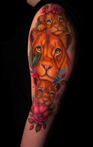 Для дівчат на плечі кольорові, фото - Тату салон TATTOO LAMARCH