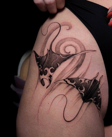Для дівчат на стегні орнамент, фото - Тату салон TATTOO LAMARCH