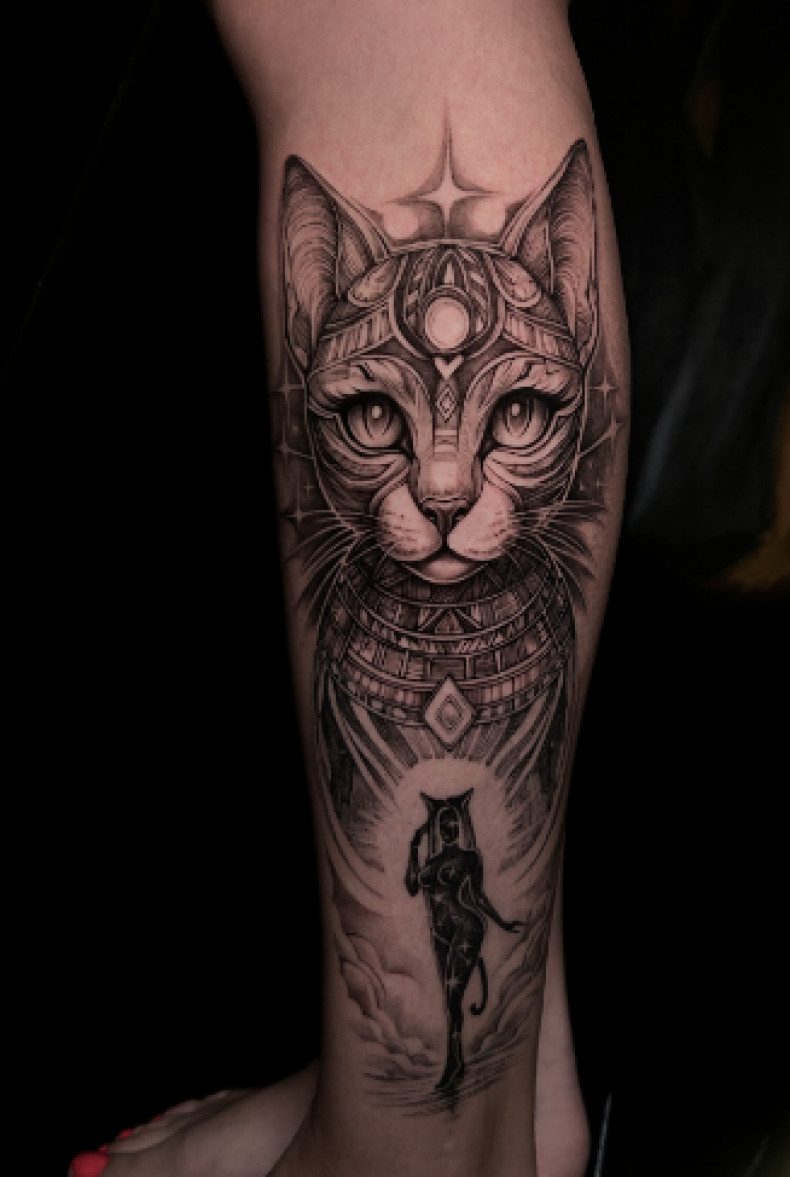 Женские на ноге черно-белые, фото - Тату салон TATTOO LAMARCH
