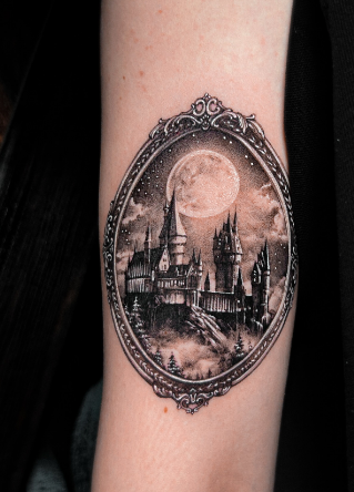 На передпліччі реалізм чорно-білі, фото - Тату салон TATTOO LAMARCH