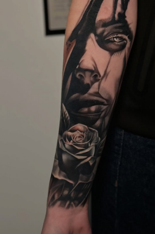 Для дівчат око на передпліччі, фото - Тату салон TATTOO LAMARCH