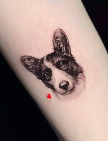 На предплечье реализм черно-белые, фото - Тату салон TATTOO LAMARCH