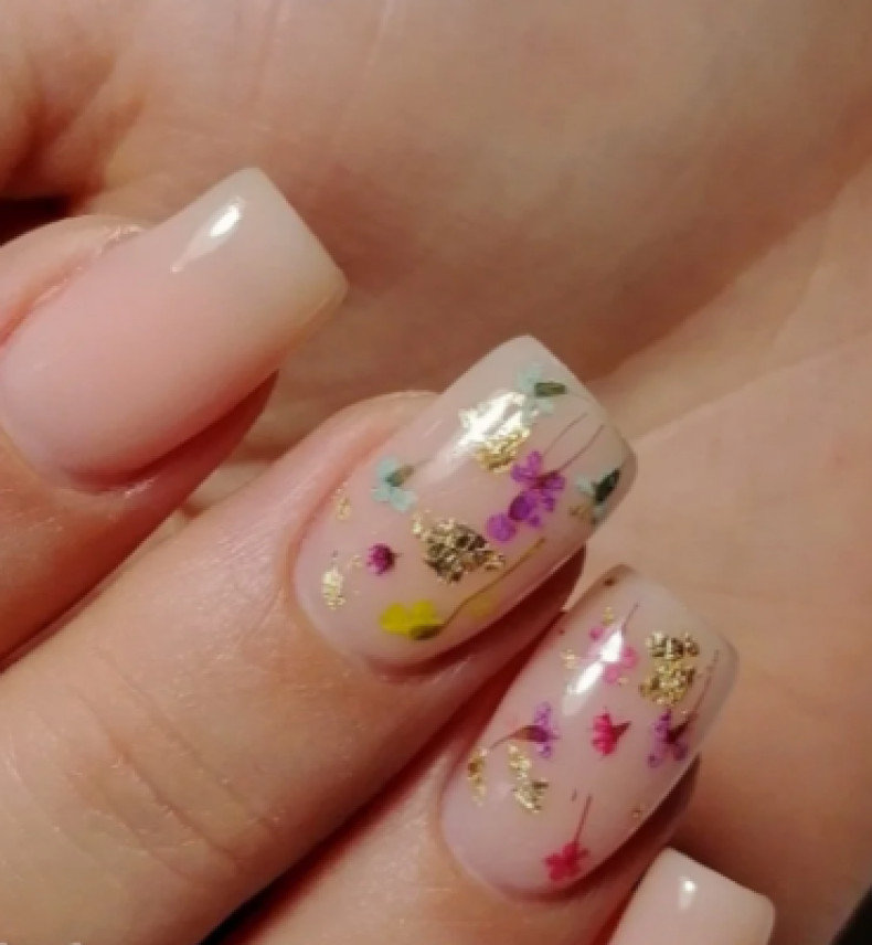 Ніжний манікюр нюдовий із золотом, фото - Майстер манікюру Валентина Прокоф'єва