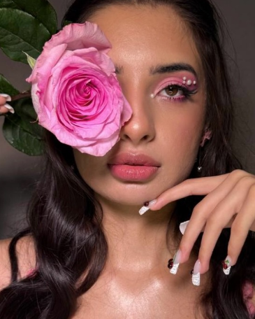 Макияж глаз с блестками розовый, фото - Студия красоты LAVANDA Beauty Studio