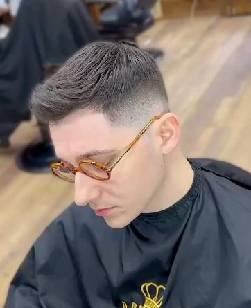 Чоловіча стрижка фейд модна, фото - Барбершоп Barber King