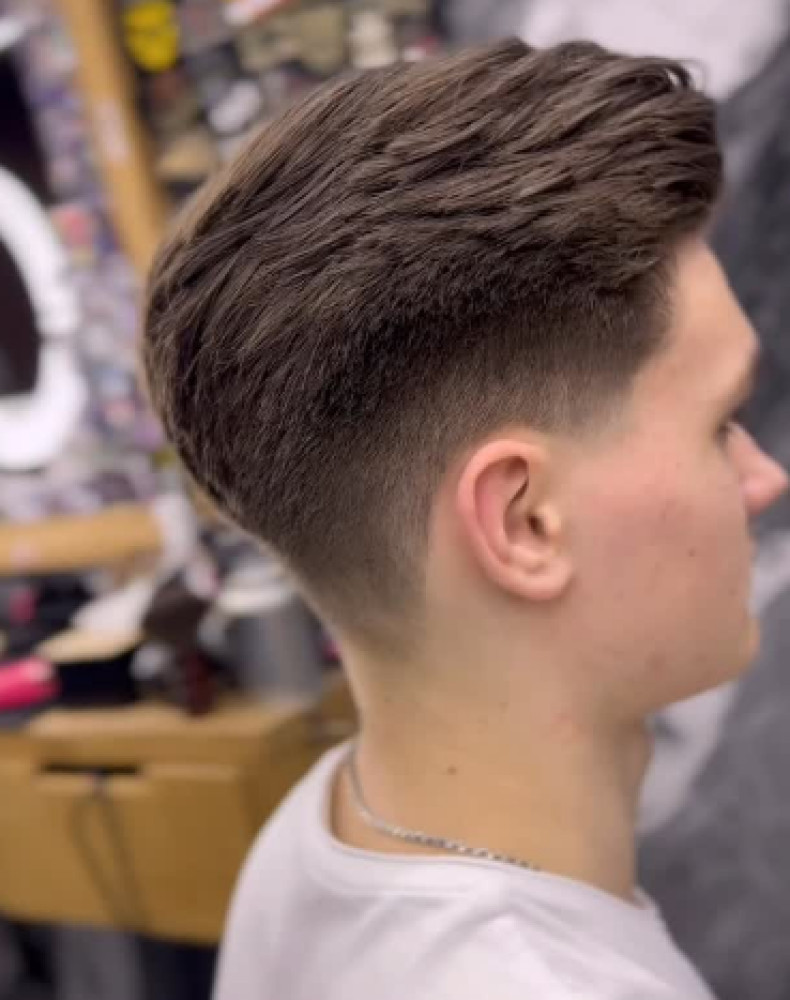 Мужская стрижка на короткие волосы фейд, фото - Барбершоп Barber King
