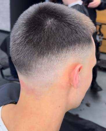 Чоловіча стрижка кроп на коротке волосся, фото - Барбершоп Barber King