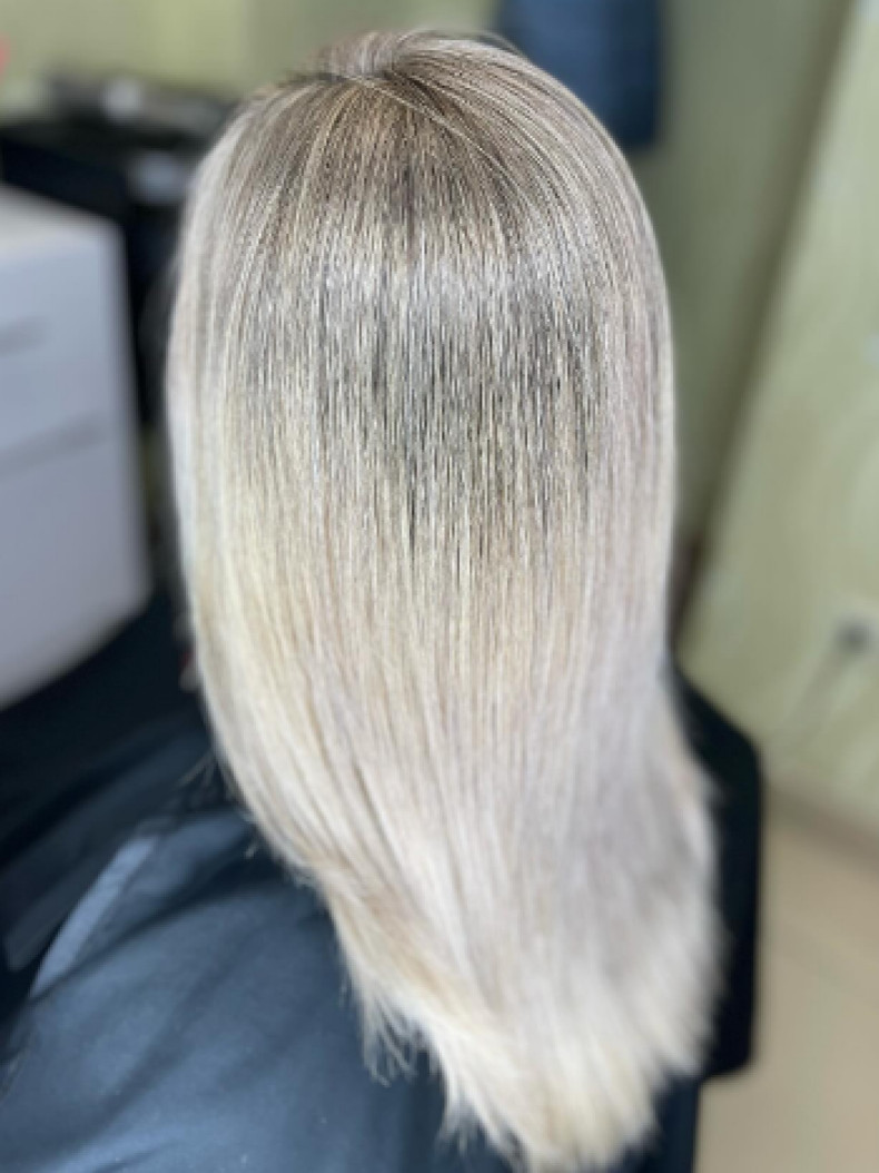 Жіноча стрижка складне фарбування блонд, фото - Перукар Рімма Дергунова