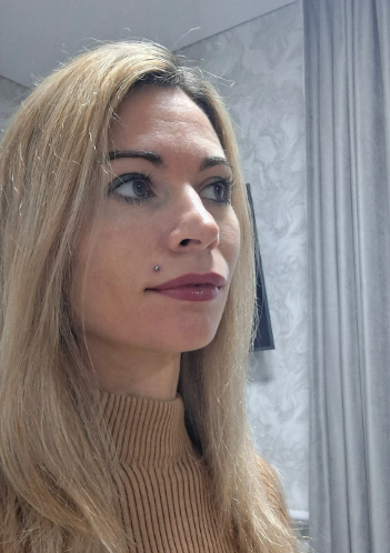 Пирсинг губ монро, фото - Мастер по пирсингу Наталья Василина