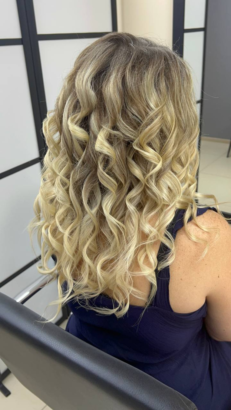 Стрижка на длинные волосы укладка волос блонд, фото - Студия красоты OLI'S BEAUTY STUDIO