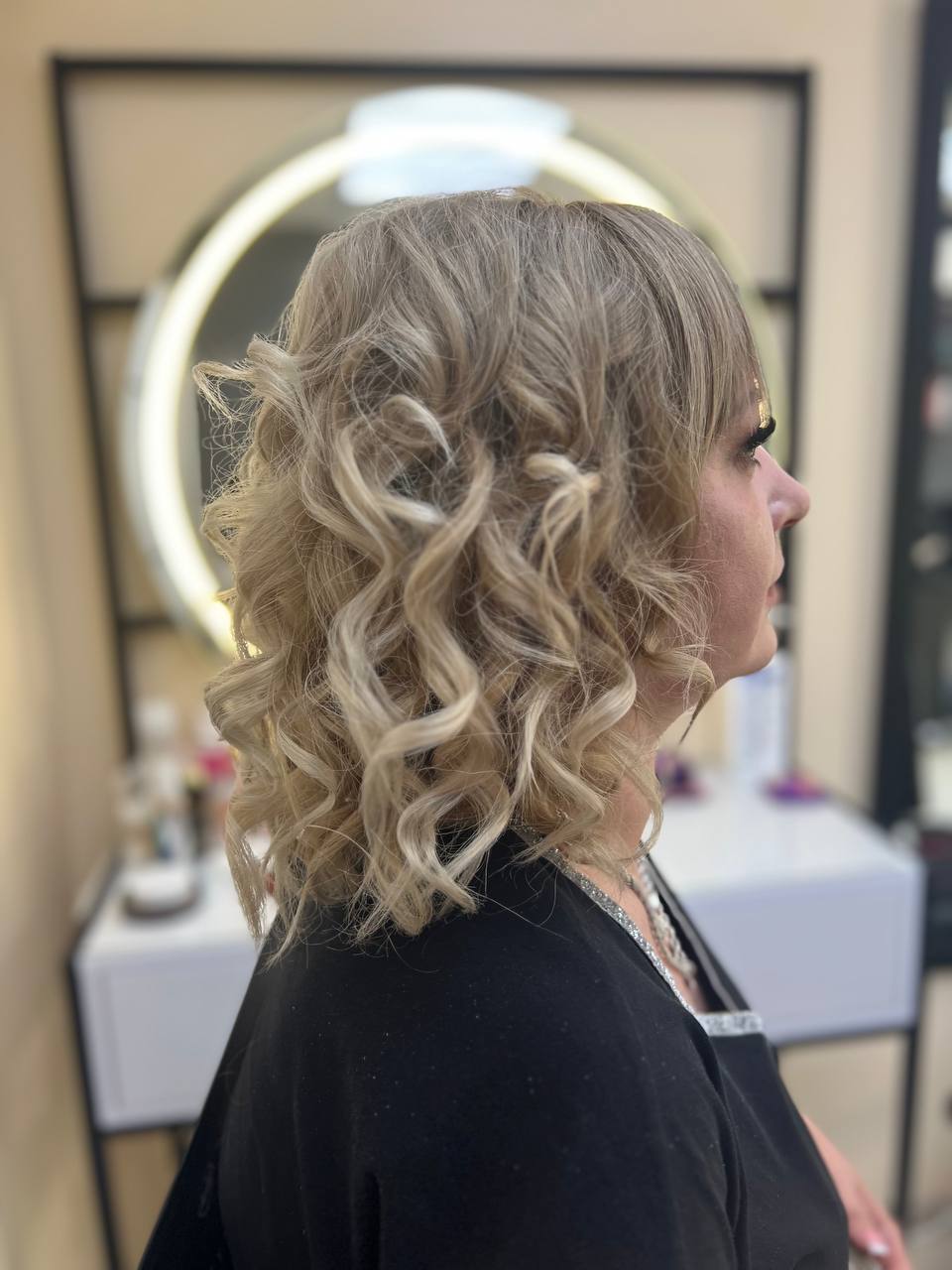 Стрижка на середнє волосся до плеч укладка, фото - Студія краси OLI'S BEAUTY STUDIO