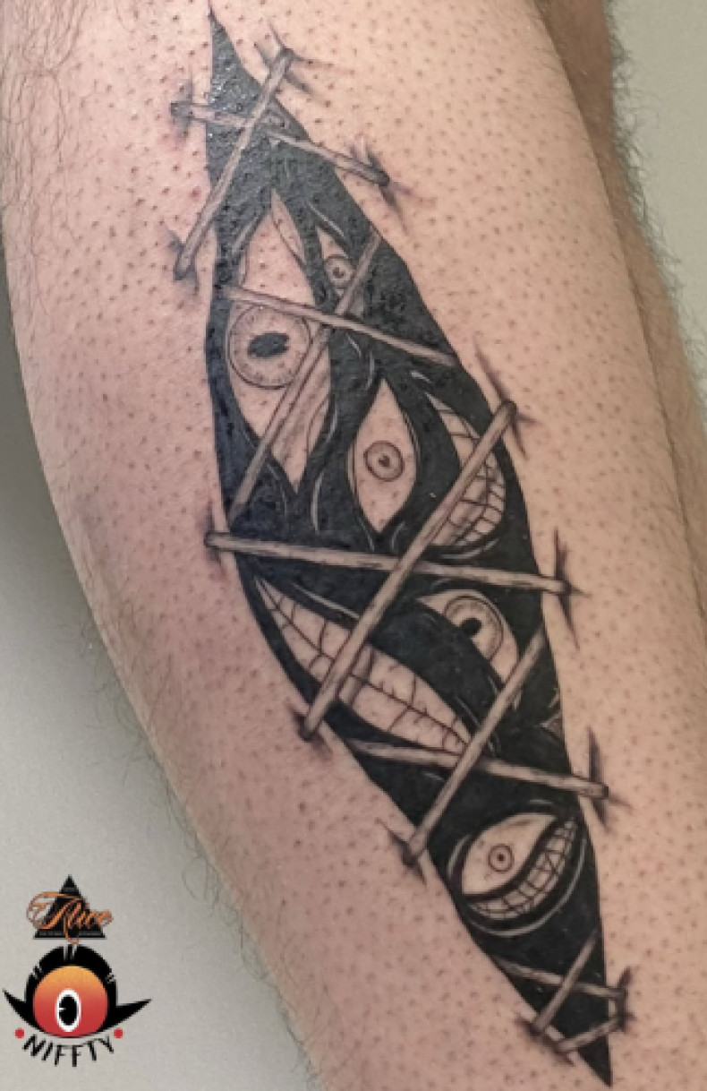 Мужские глаз на ноге, фото - Тату салон ALICE tattoo studio